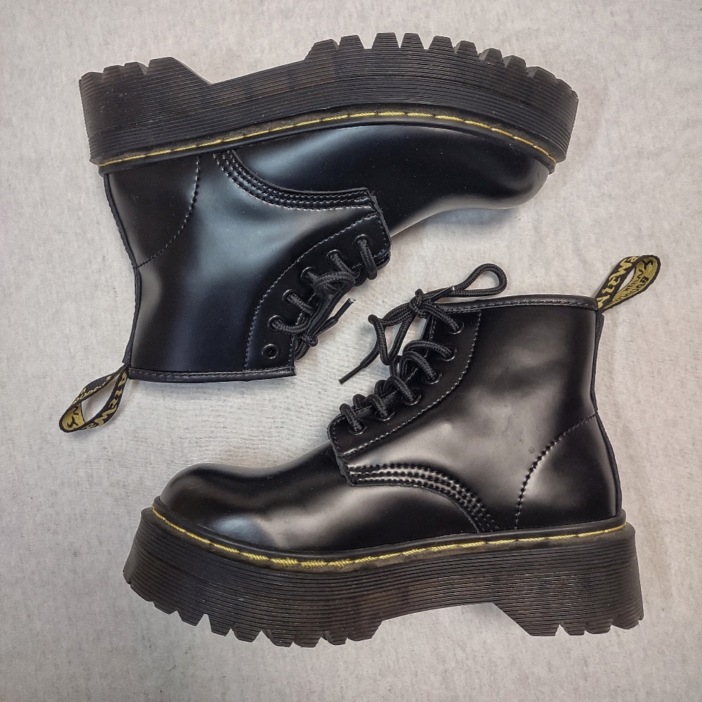 NWOT Doc Martens| 1460 Bex Smooth Leather Lace Up Boots| Black| Size 5 - Picture 4 of 8